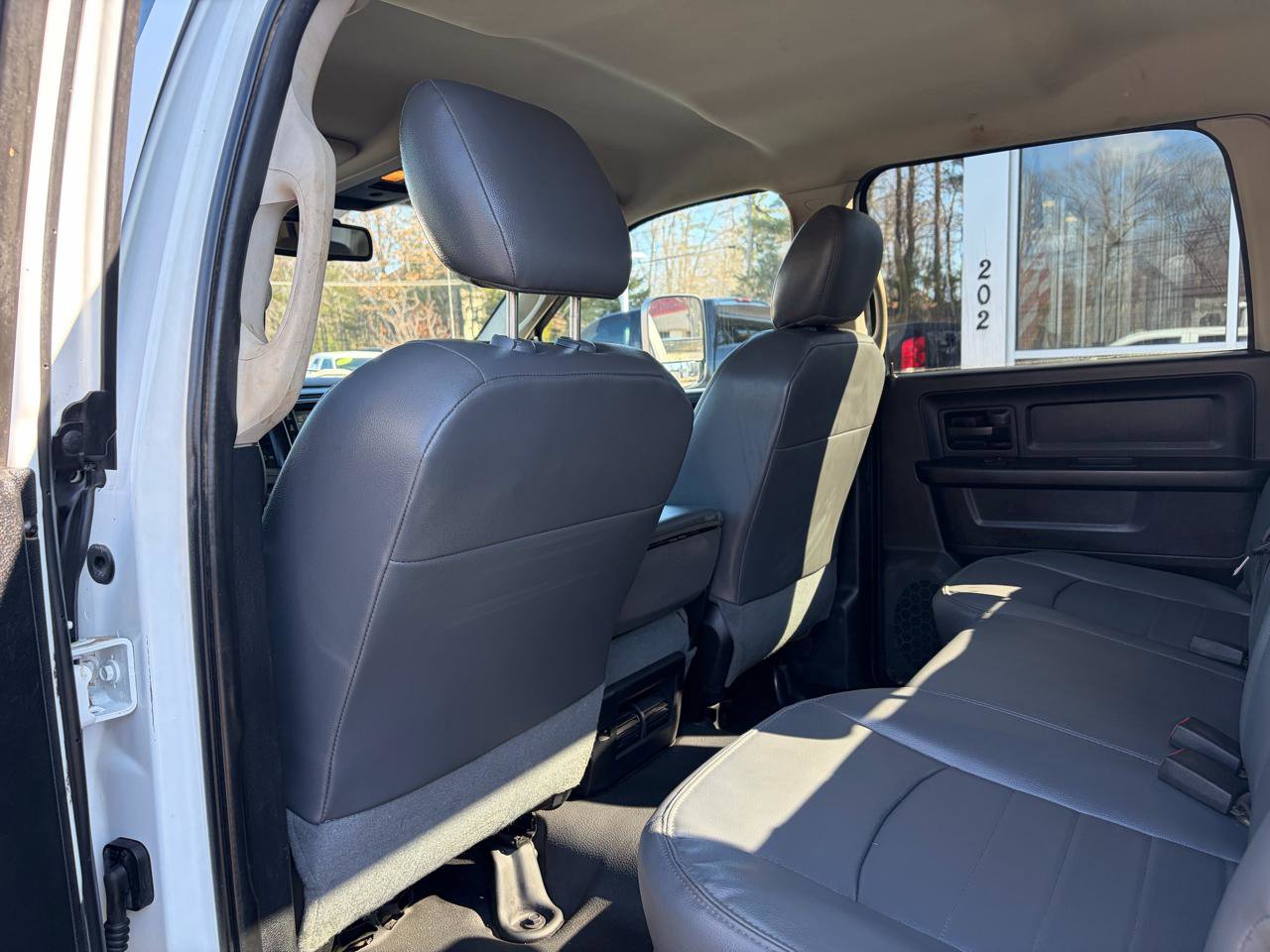 Used 2014 RAM 5500 Tradesman image 37