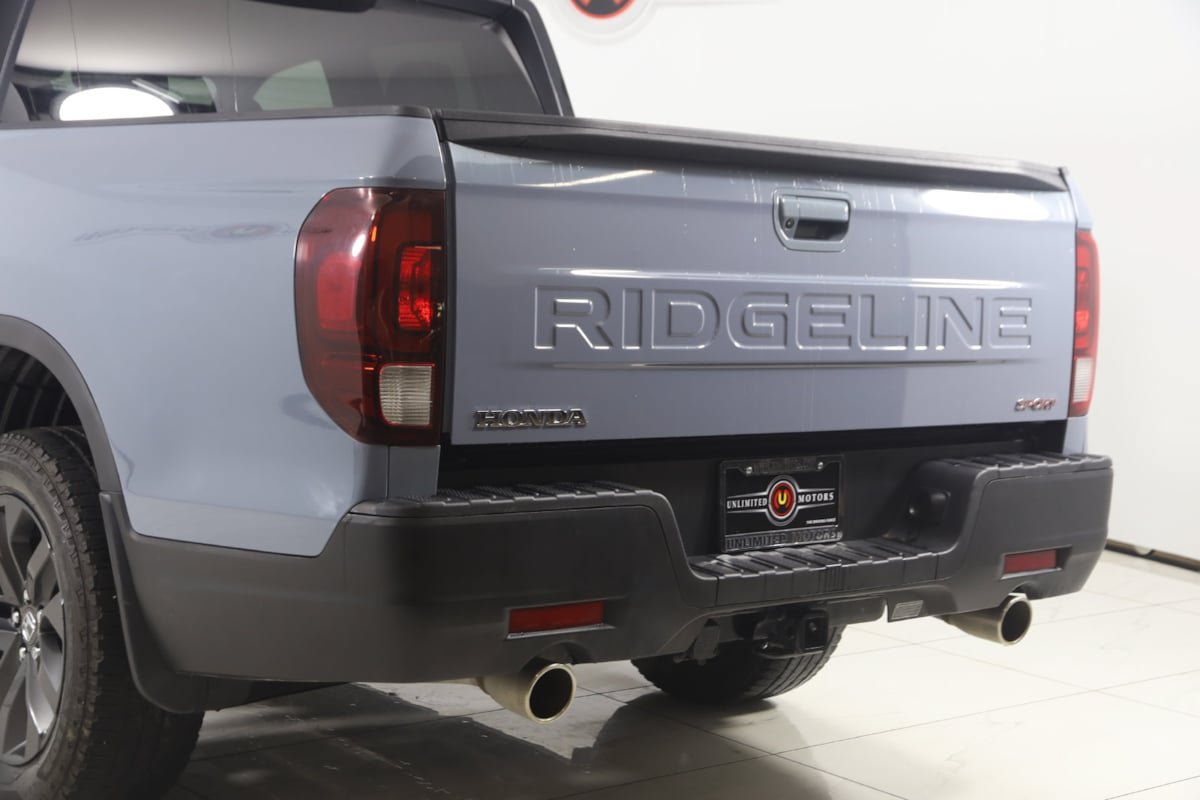 Used 2025 Honda Ridgeline Sport image 19