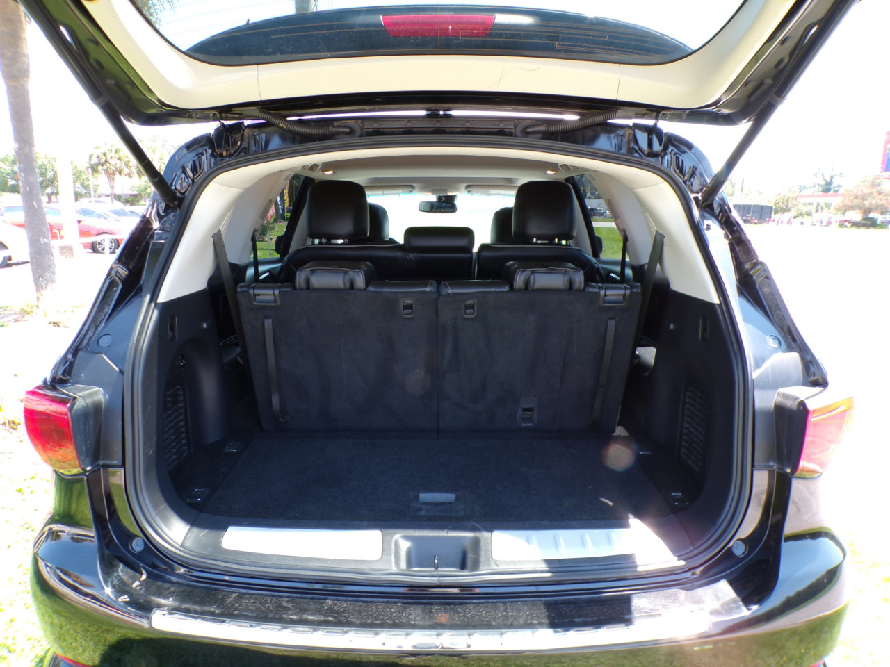 Used 2016 INFINITI QX60 AWD w/ Premium Plus Package image 5