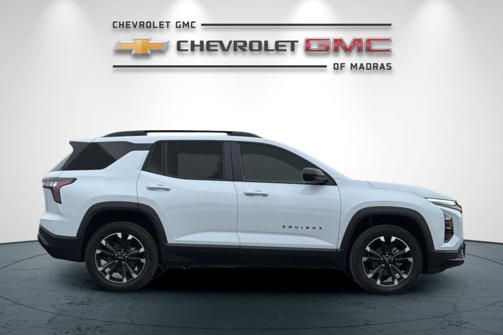 New 2026 Chevrolet Equinox RS w/ Convenience Package III image 2