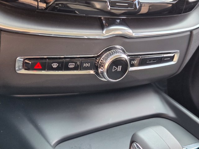 Certified 2024 Volvo XC60 T8 Core AWD/4WD image 31