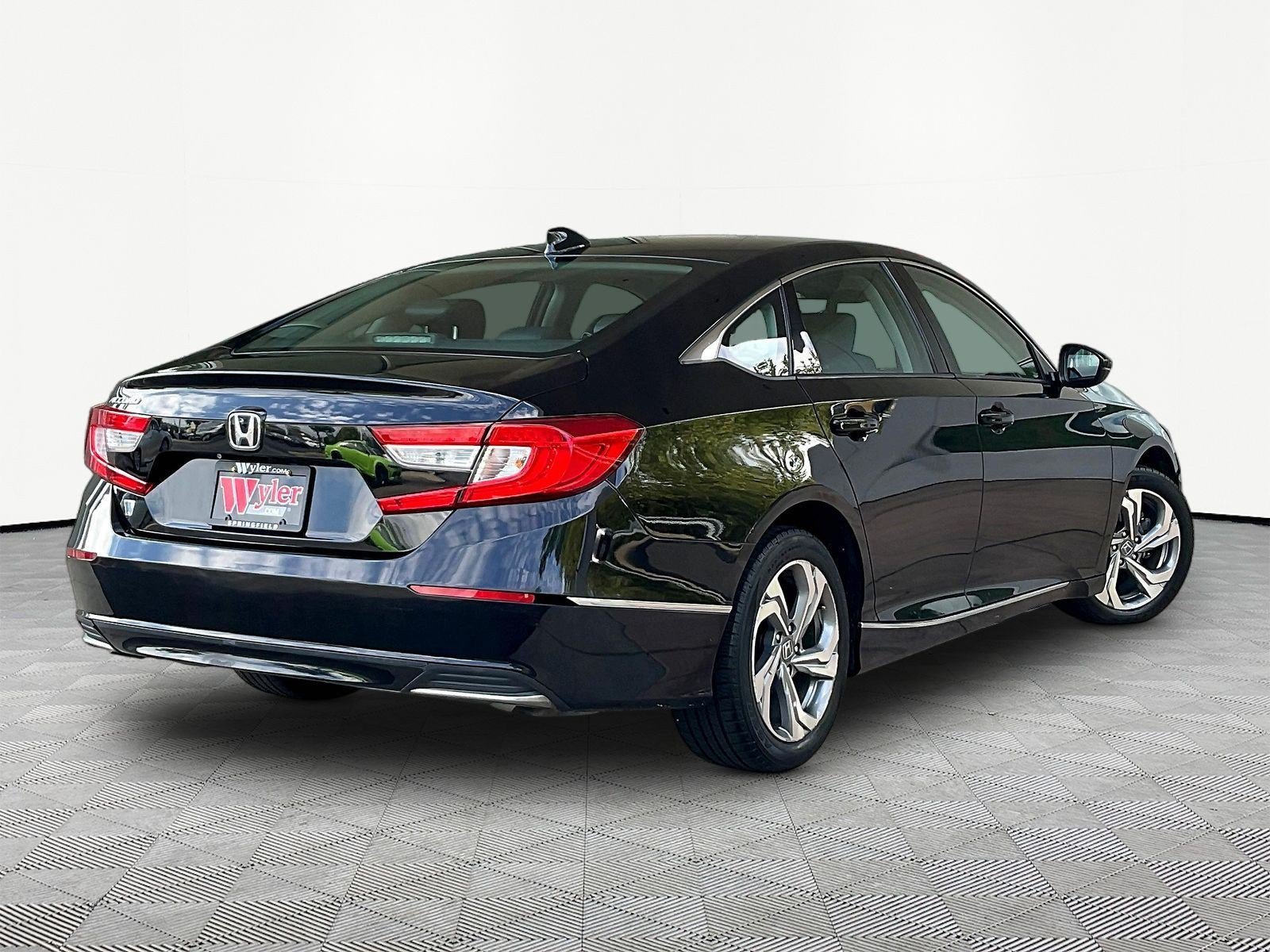 Used 2018 Honda Accord EX-L image 6