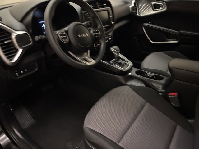 Used 2023 Kia Soul LX w/ LX Technology Package image 12