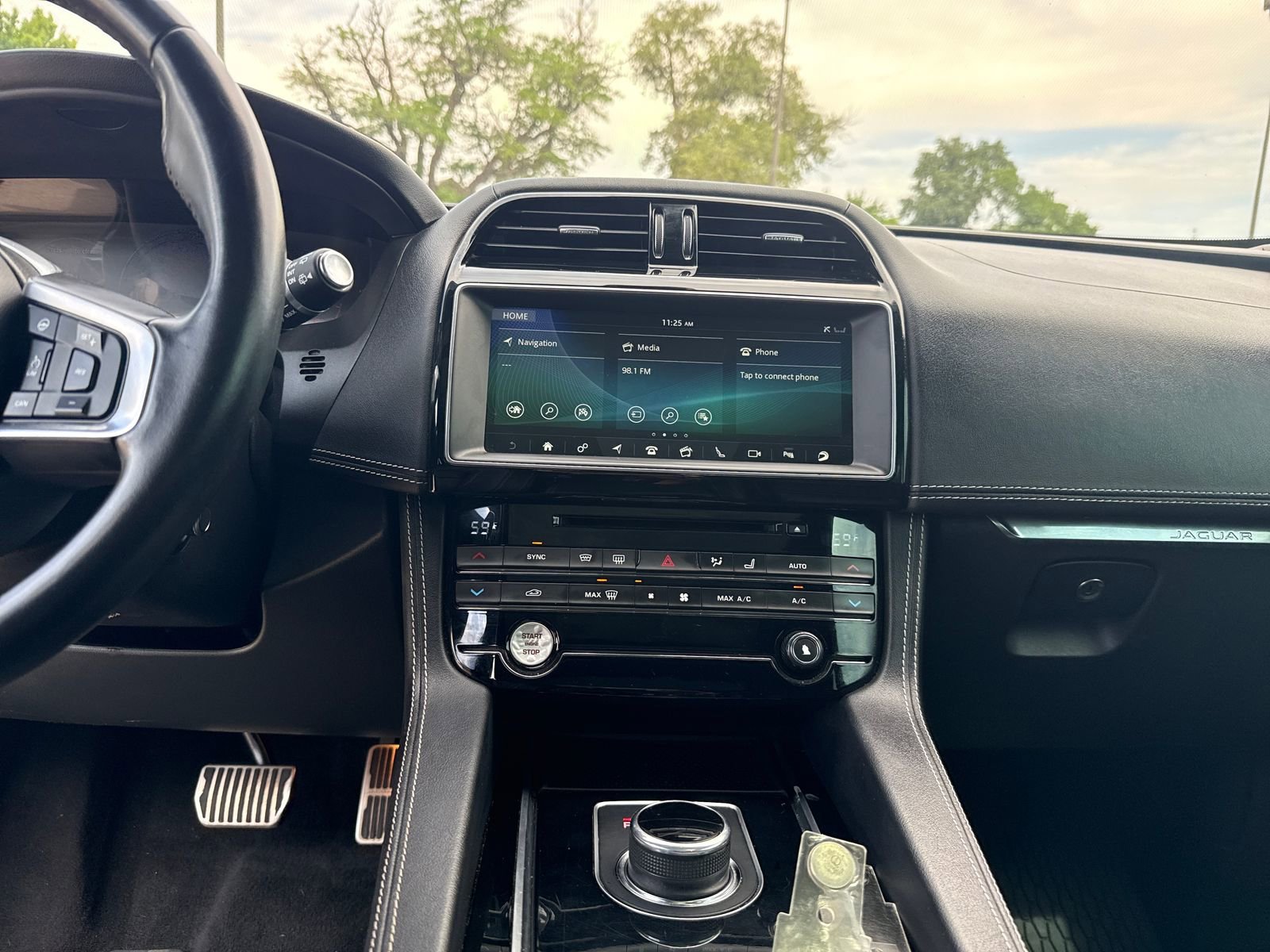 Used 2018 Jaguar F-PACE S AWD/4WD image 23