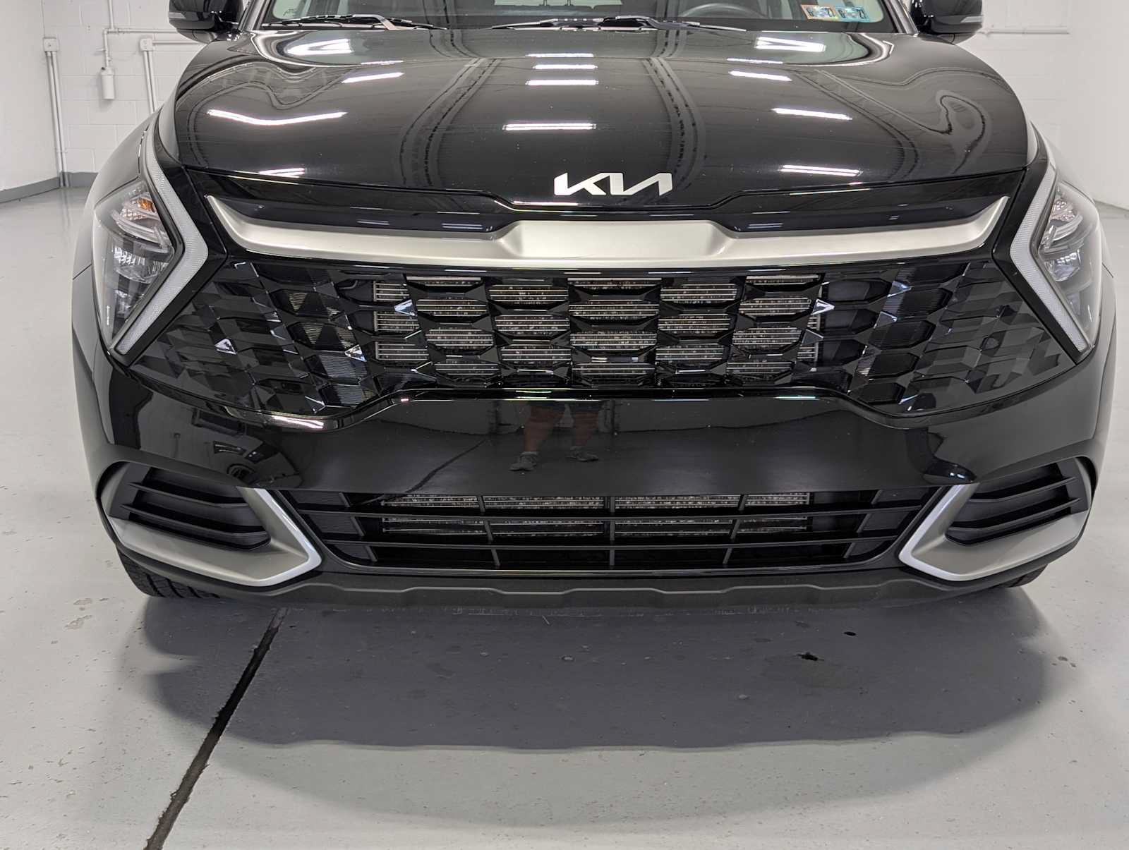 Certified 2023 Kia Sportage EX AWD/4WD image 2