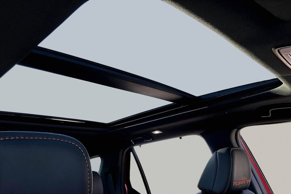 Used 2025 Honda Pilot TrailSport image 22