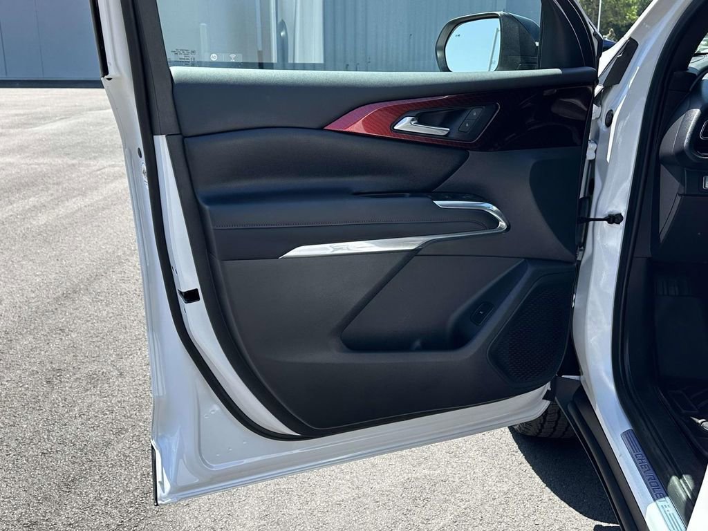 Used 2024 Chevrolet Traverse Z71 AWD/4WD image 5