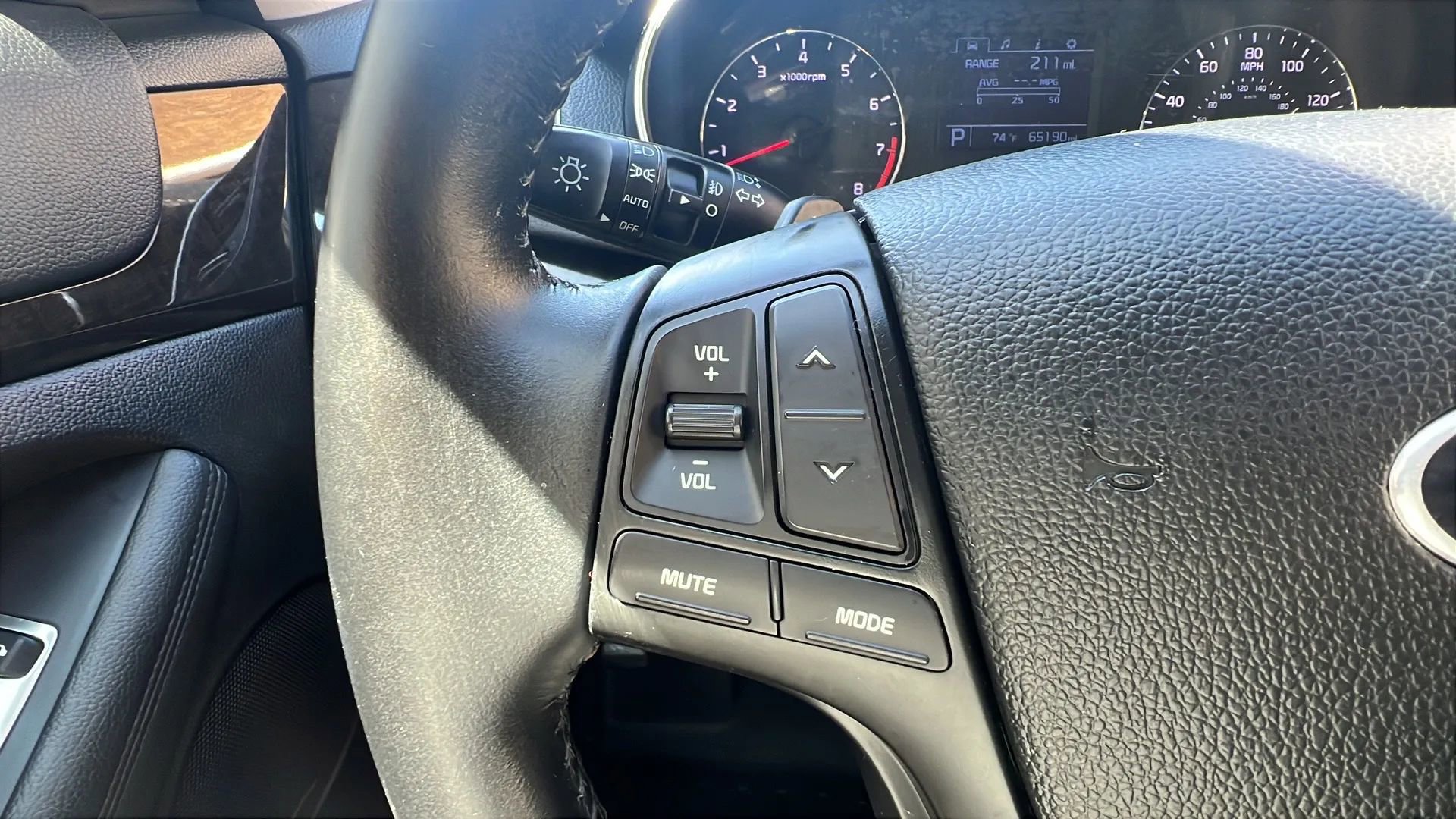 Used 2015 Kia Cadenza Premium image 14