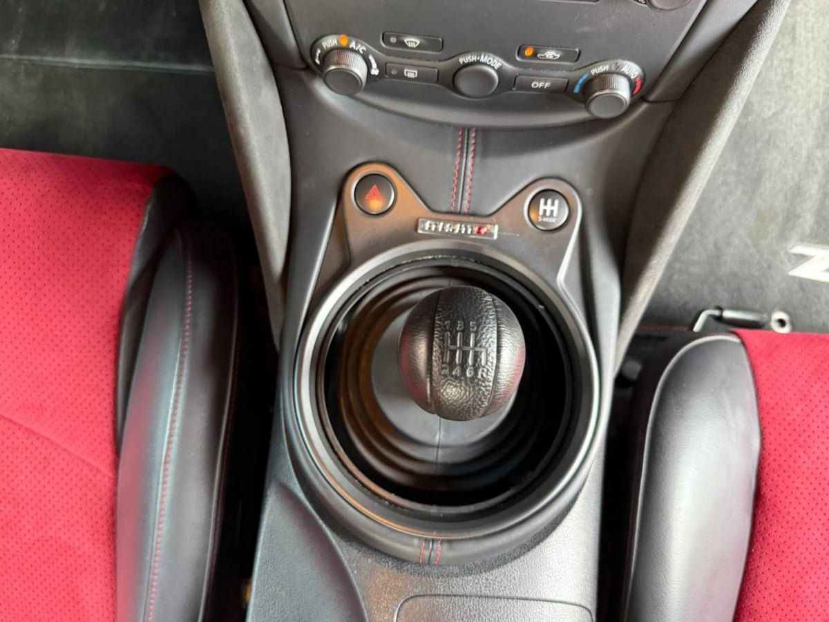 Used 2019 Nissan 370Z NISMO RWD image 46