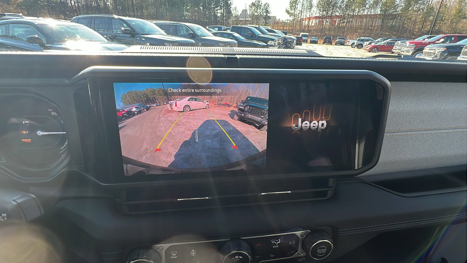 Used 2025 Jeep Wrangler Sahara 4xe image 31