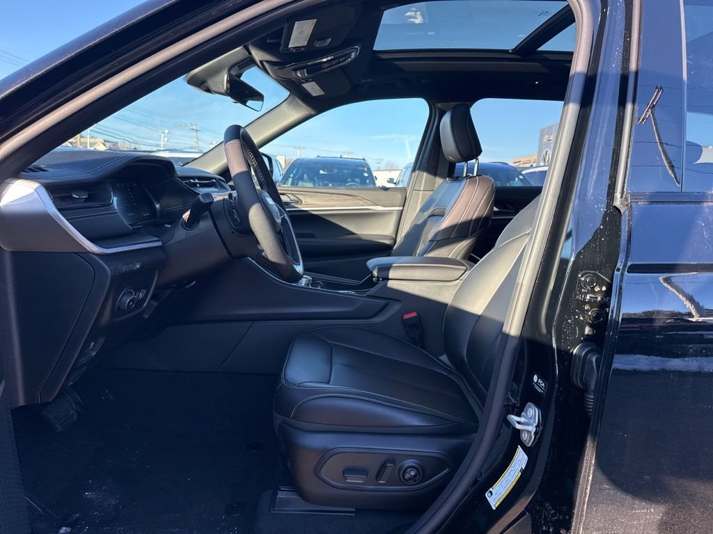 New 2026 Jeep Grand Cherokee Limited AWD/4WD image 18