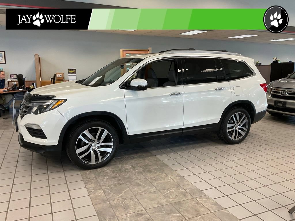 Used 2017 Honda Pilot Touring image 3