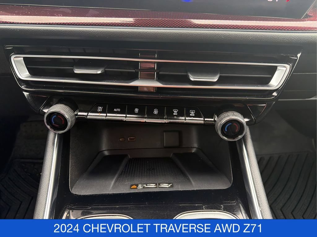 Used 2024 Chevrolet Traverse Z71 AWD/4WD image 28