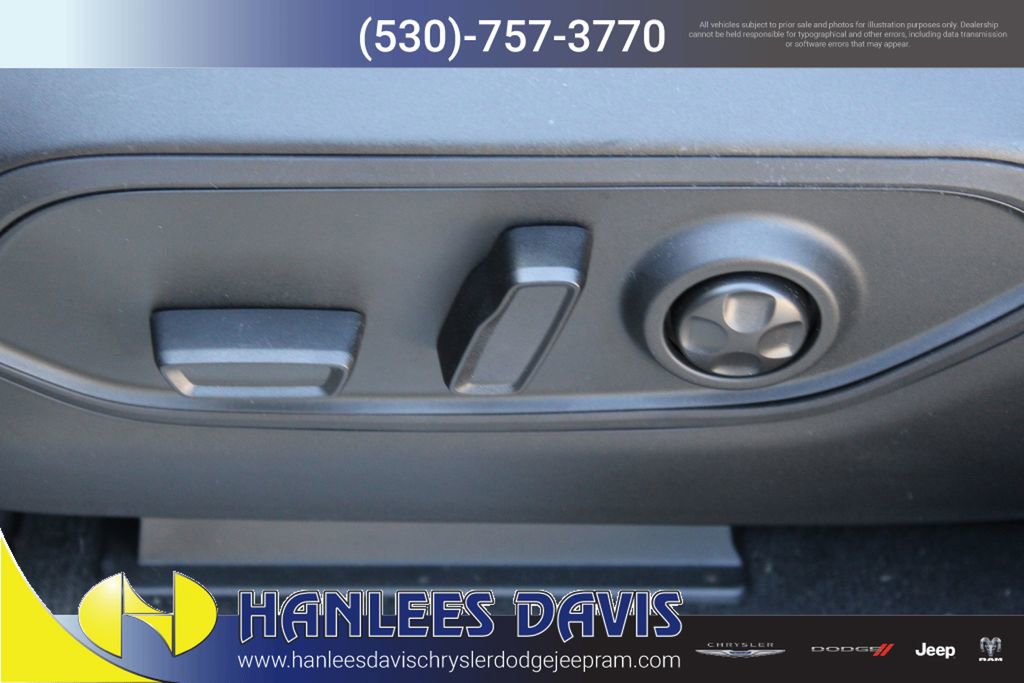 New 2023 Jeep Grand Cherokee Overland w/ MOPAR Finishing Package AWD/4WD image 14