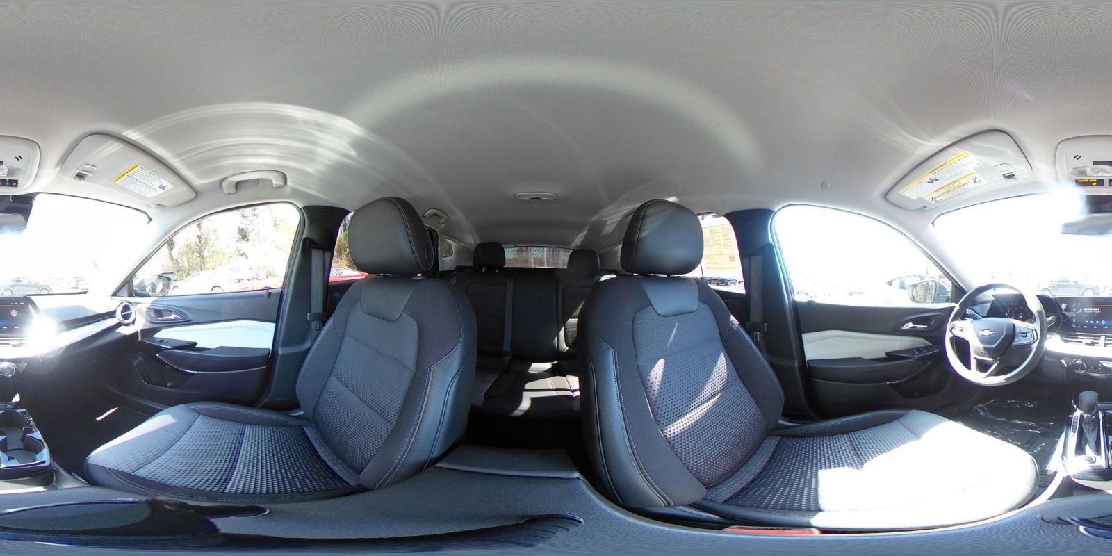 Used 2025 Chevrolet Trax LT image 43