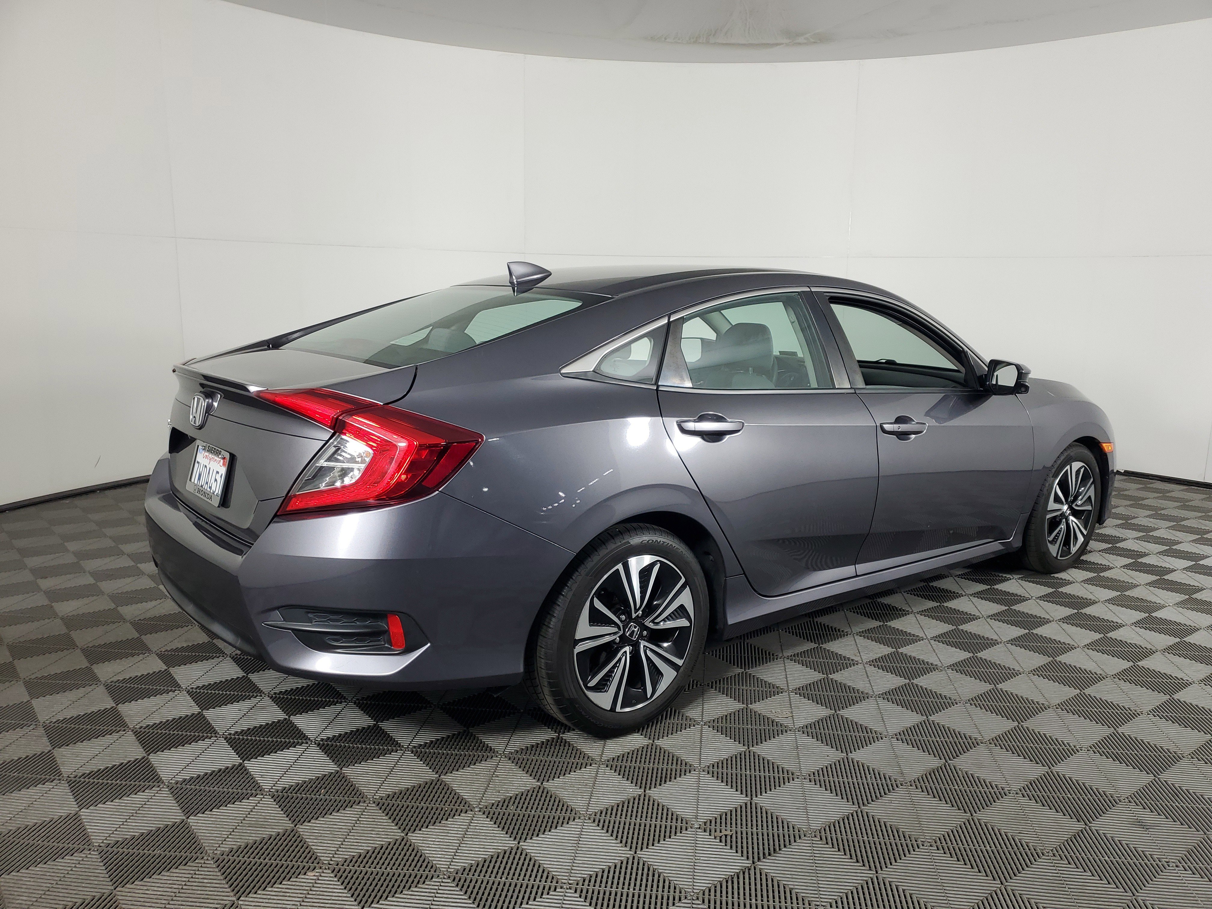Used 2016 Honda Civic EX-T image 4