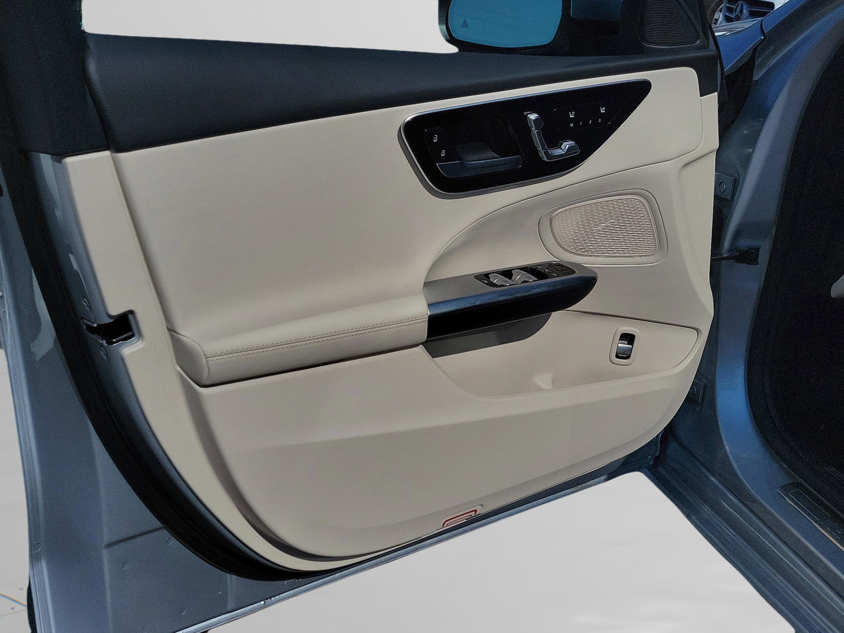 Certified 2025 Mercedes-Benz C 300 Sedan image 20