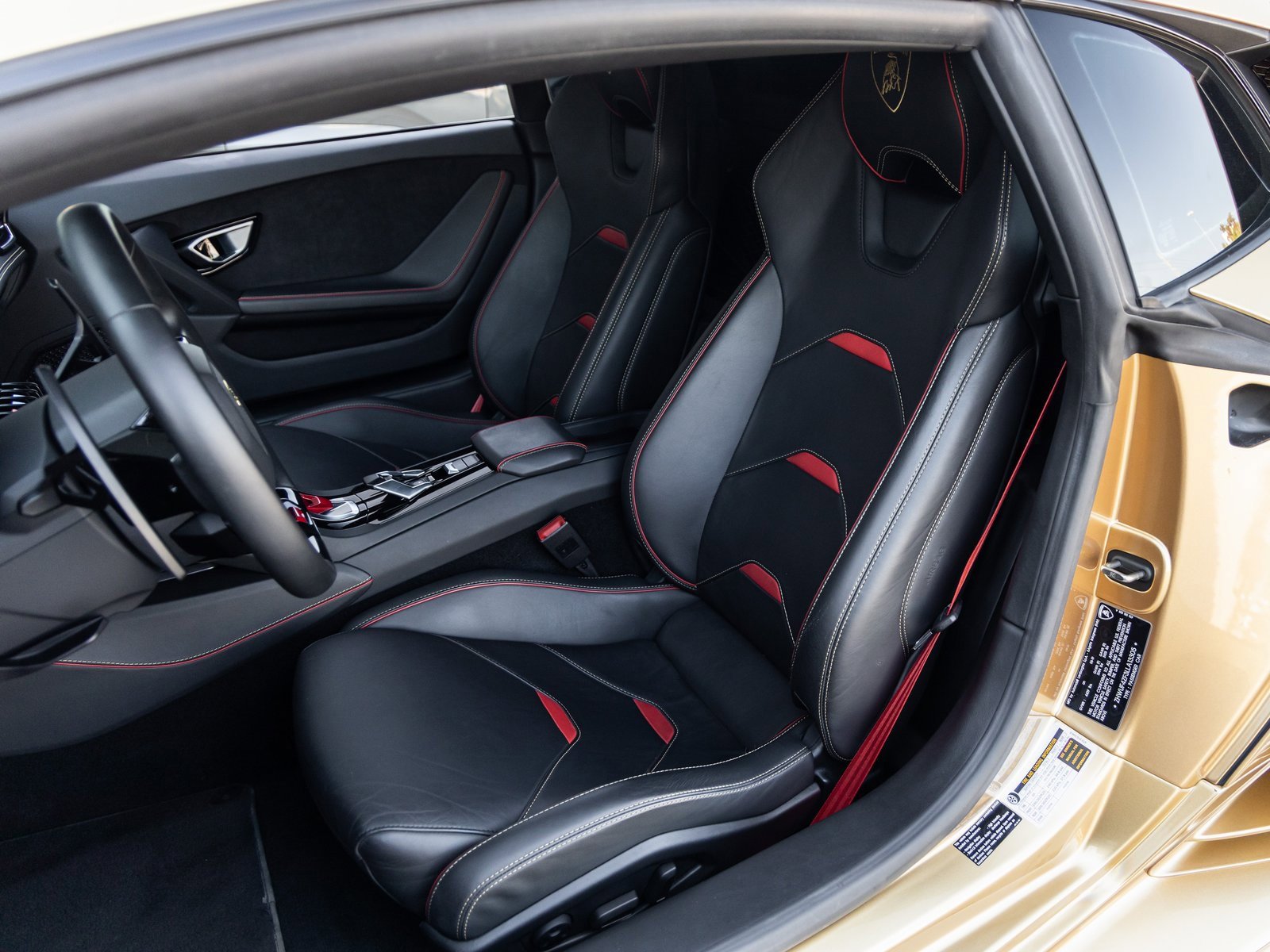 Used 2020 Lamborghini Huracan EVO image 32