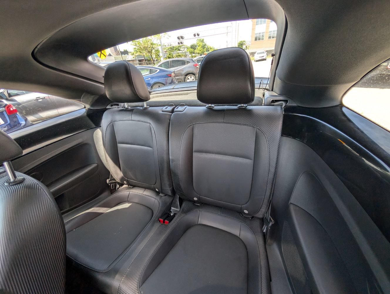 Used 2019 Volkswagen Beetle 2.0T SE FWD image 16