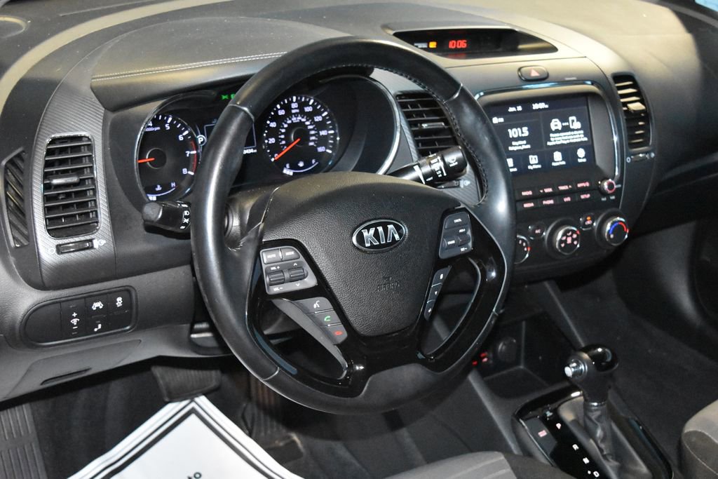 Used 2017 Kia Forte S w/ S Technology Package image 2
