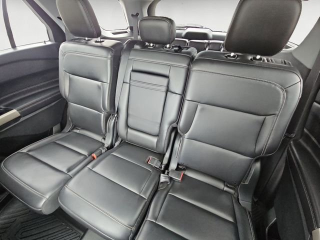 Used 2023 Ford Explorer XLT image 13