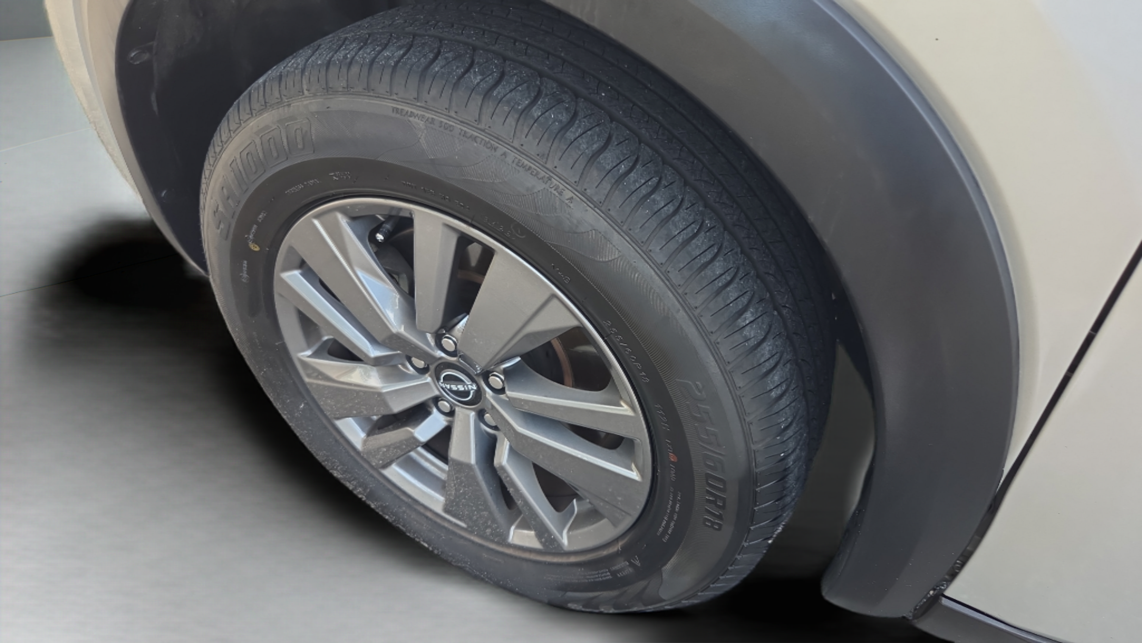 Used 2025 Nissan Pathfinder SV FWD image 29