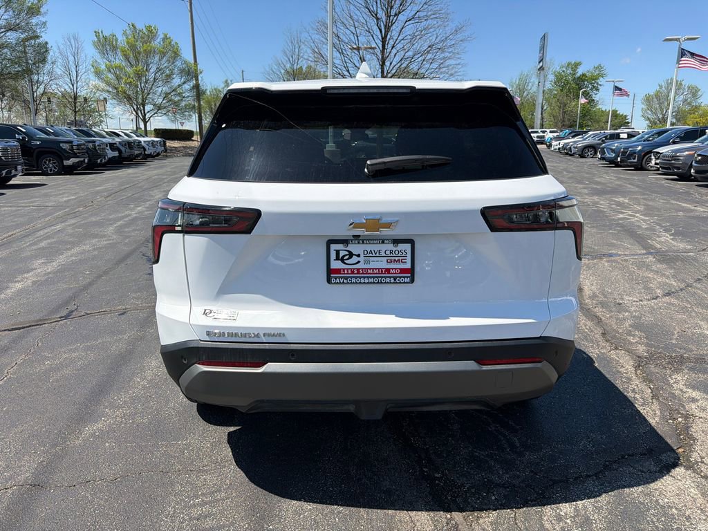 Used 2026 Chevrolet Equinox LT AWD/4WD image 8