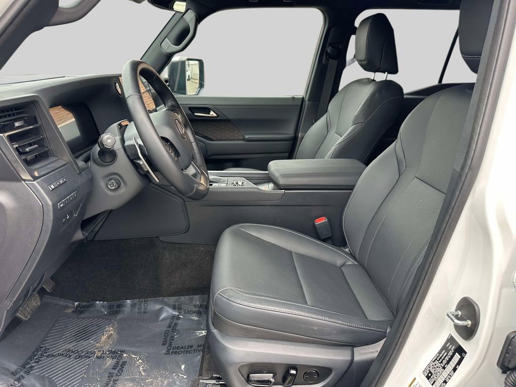 Certified 2025 Lexus GX 550 w/ Accessory Package (2T) image 14