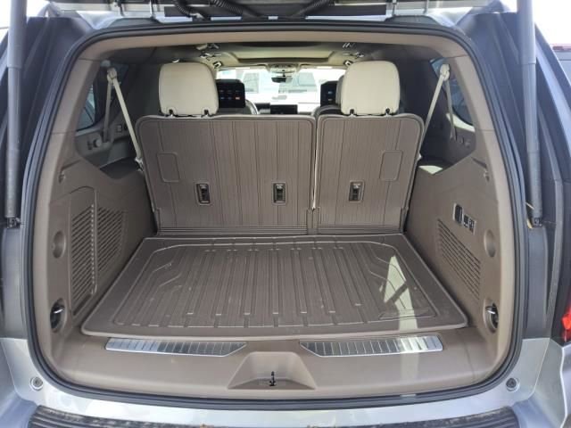 Used 2025 GMC Yukon XL Denali w/ Denali Reserve Package image 10