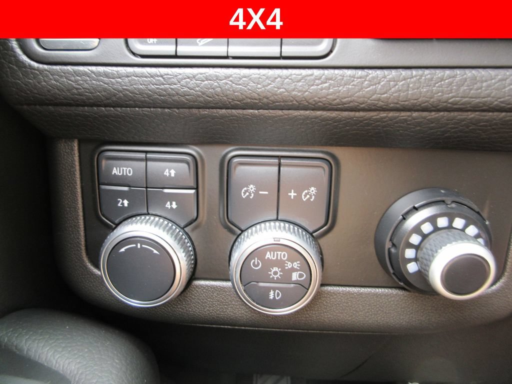 Certified 2021 GMC Yukon XL Denali w/ Denali Premium Package AWD/4WD image 33