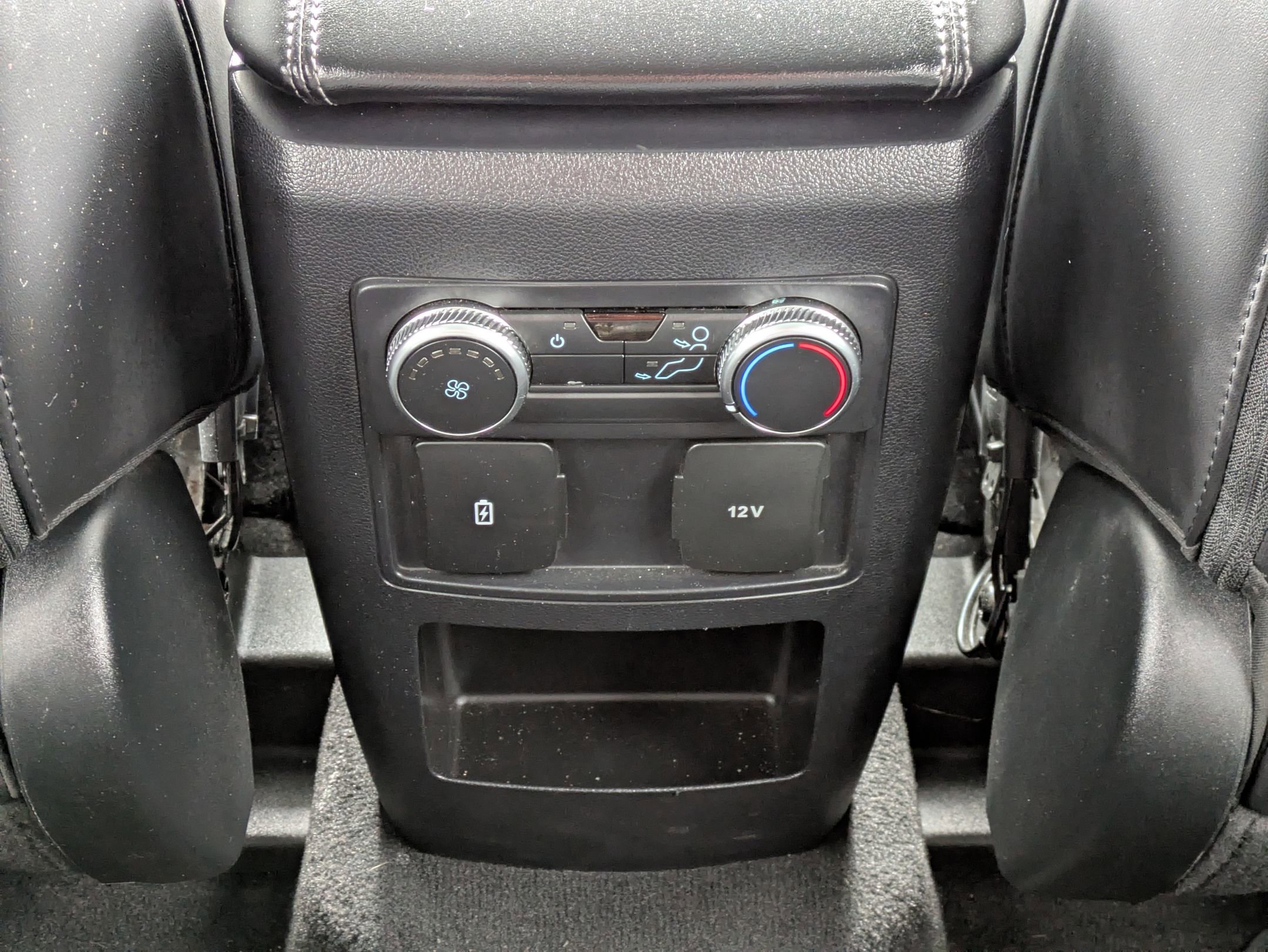 Used 2021 Ford Explorer XLT w/ Equipment Group 202A AWD/4WD image 16