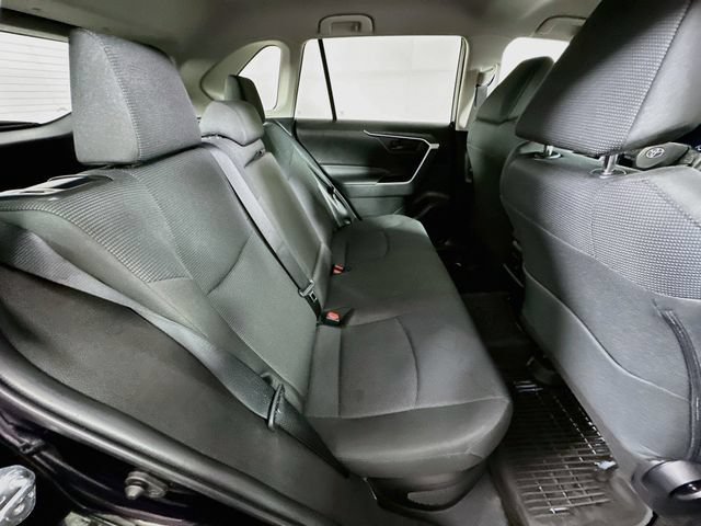 Used 2021 Toyota RAV4 LE AWD/4WD image 22