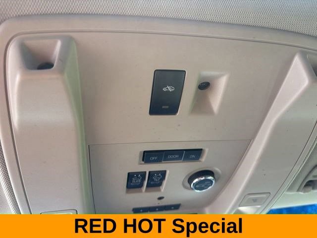 Used 2018 Cadillac Escalade ESV Luxury AWD/4WD image 26