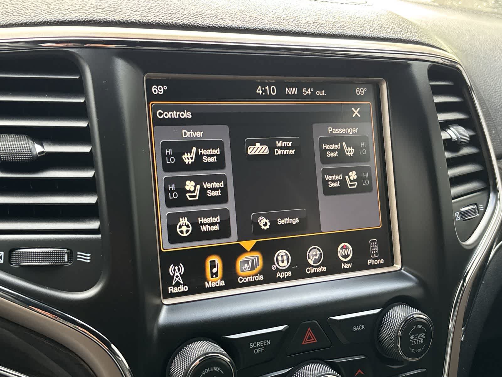 Used 2015 Jeep Grand Cherokee Overland w/ Advanced Technology Group AWD/4WD image 20