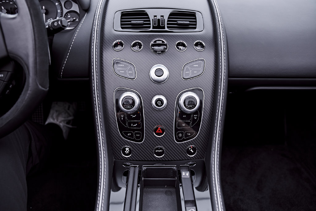 Used 2016 Aston Martin DB9 GT RWD image 77