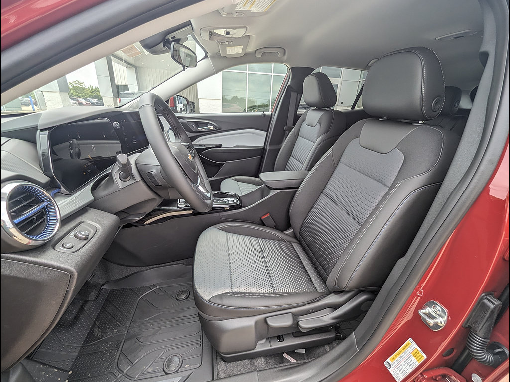 New 2026 Chevrolet Trax LT w/ LT Convenience Package FWD image 12