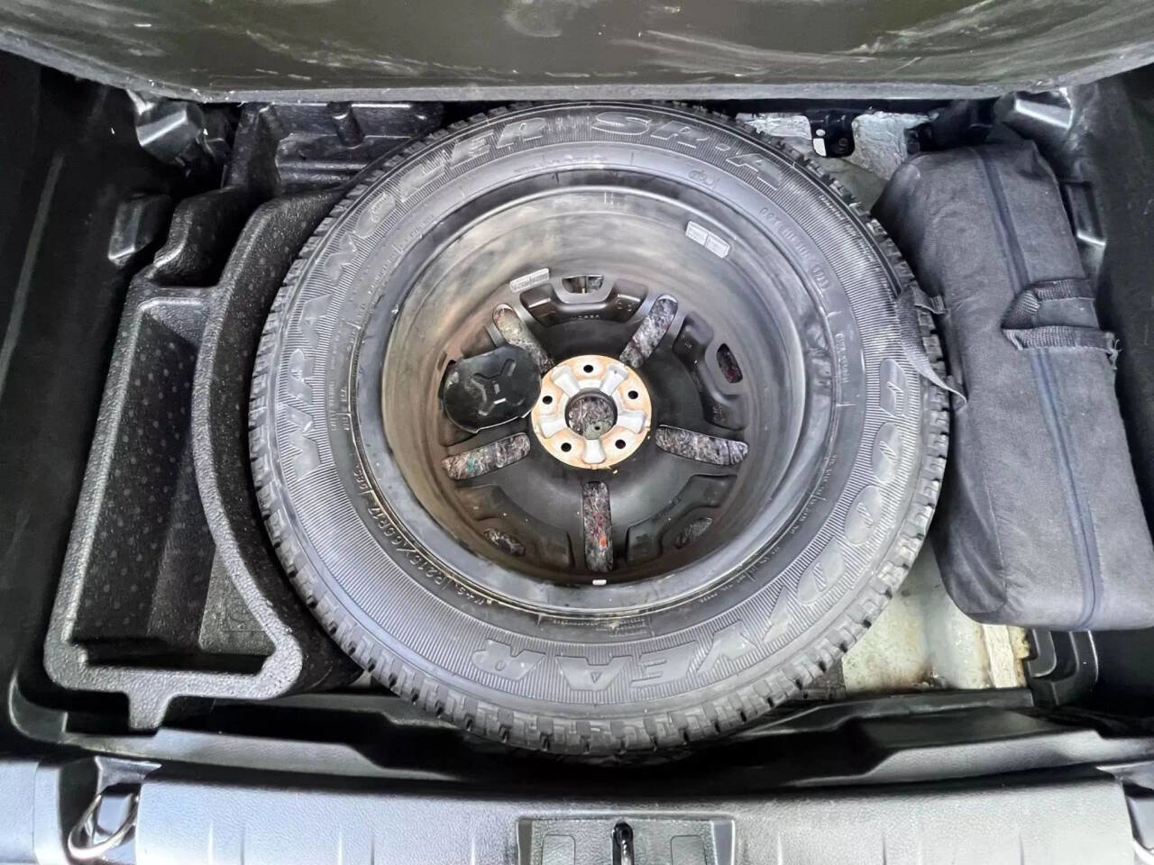 Used 2015 Jeep Renegade Trailhawk w/ Safety & Security Group I AWD/4WD image 16