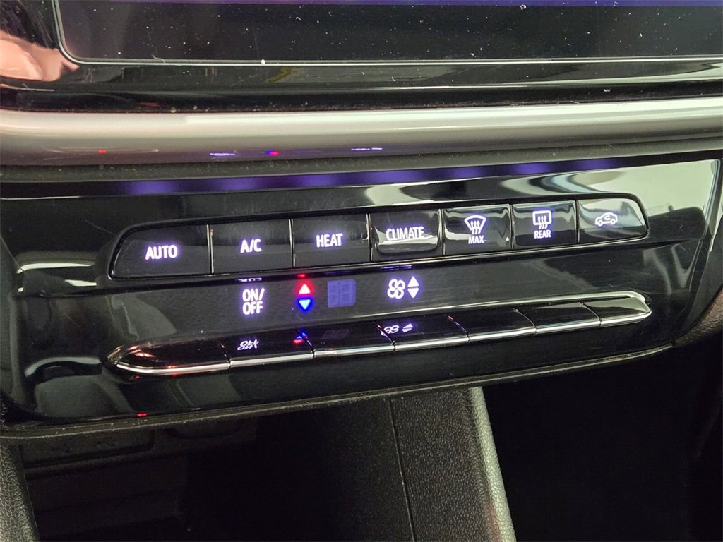 Used 2023 Chevrolet Bolt LT image 30