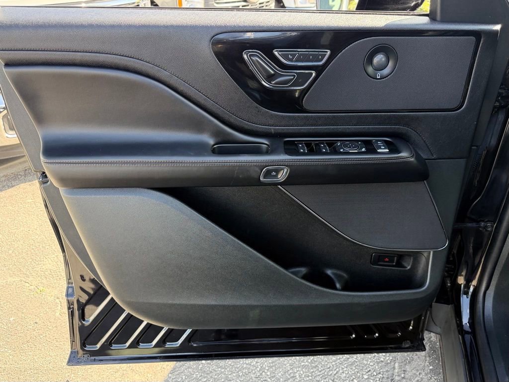 Used 2023 Lincoln Aviator Reserve w/ Jet Package image 13