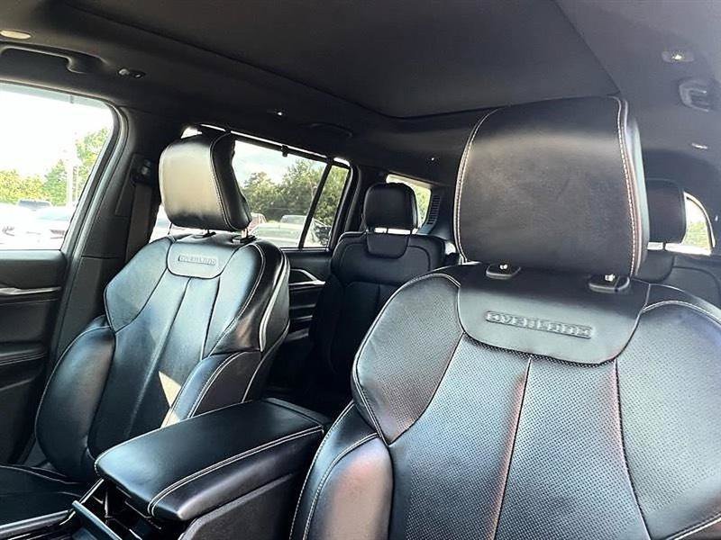 Used 2021 Jeep Grand Cherokee L Overland w/ Luxury Tech Group IV AWD/4WD image 42