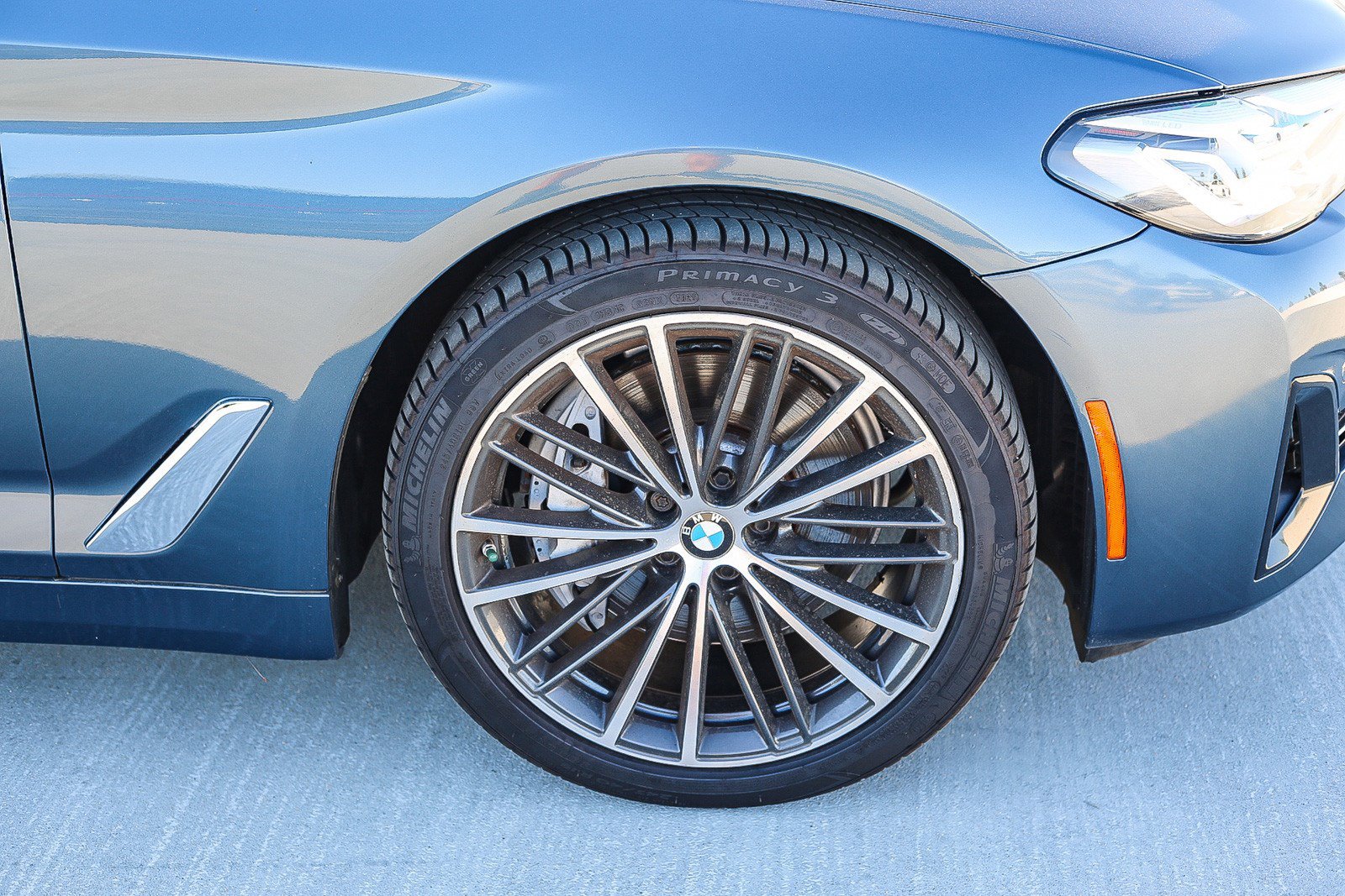 Used 2023 BMW 540i w/ Premium Package RWD image 10