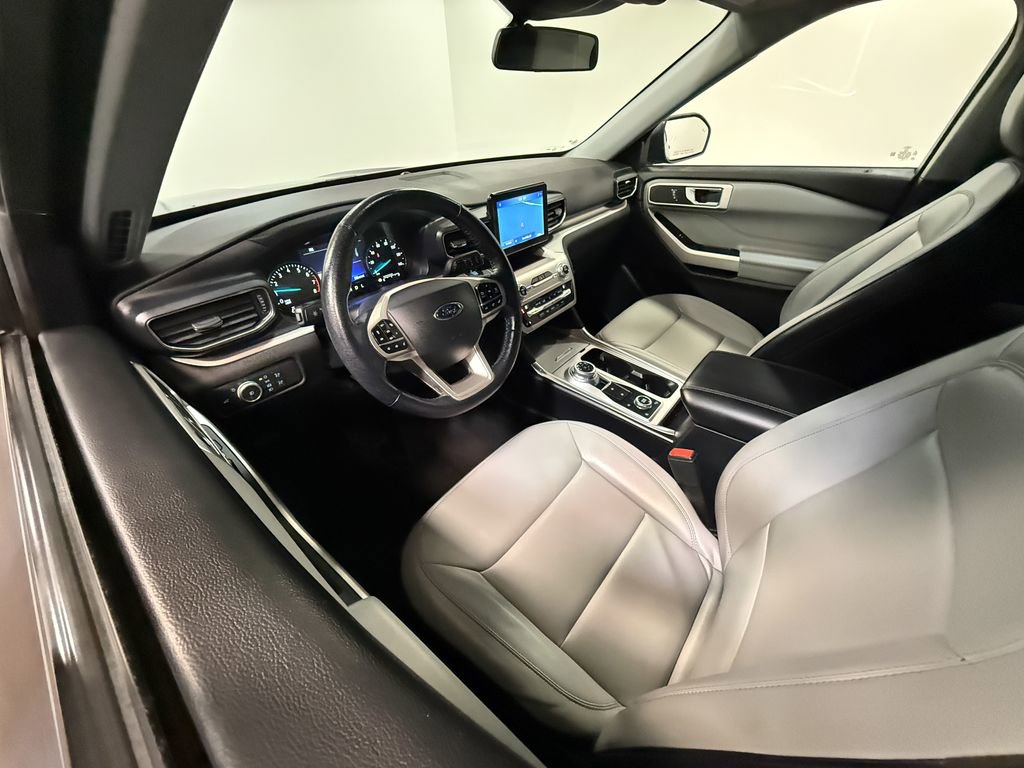 Used 2021 Ford Explorer XLT w/ Equipment Group 202A video 2