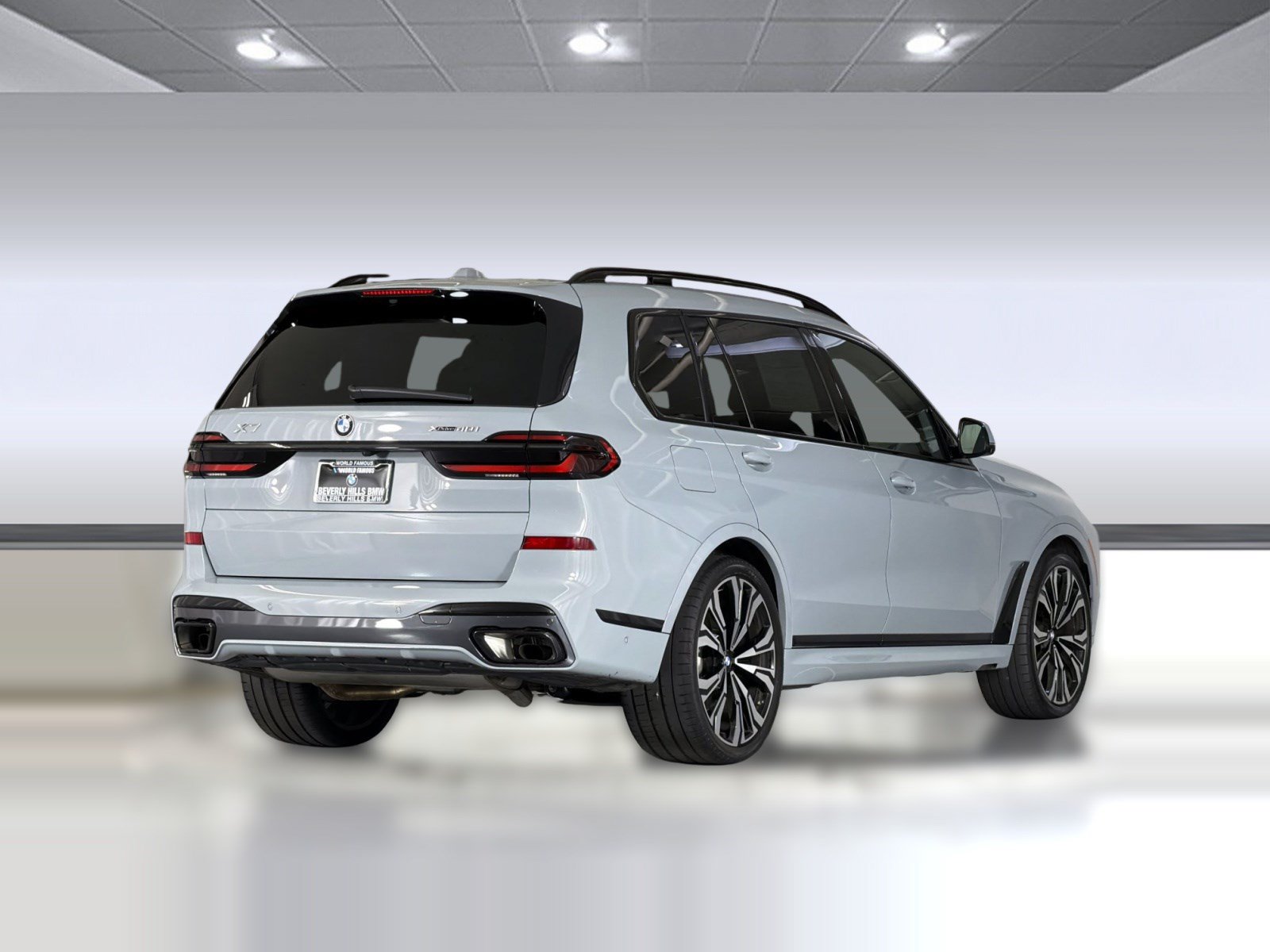 Used 2024 BMW X7 xDrive40i w/ M Sport Package AWD/4WD image 9