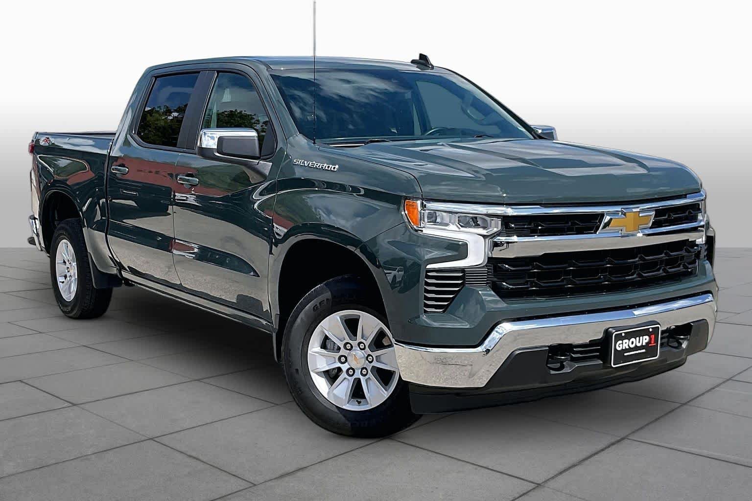 Used 2025 Chevrolet Silverado 1500 LT AWD/4WD image 3