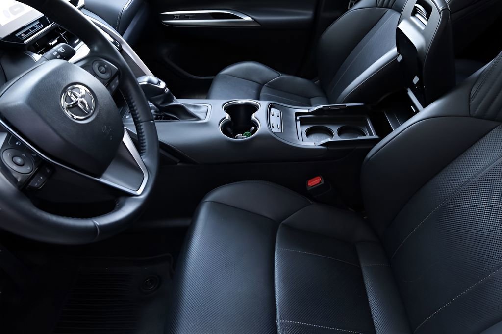 Certified 2023 Toyota Venza Limited image 38