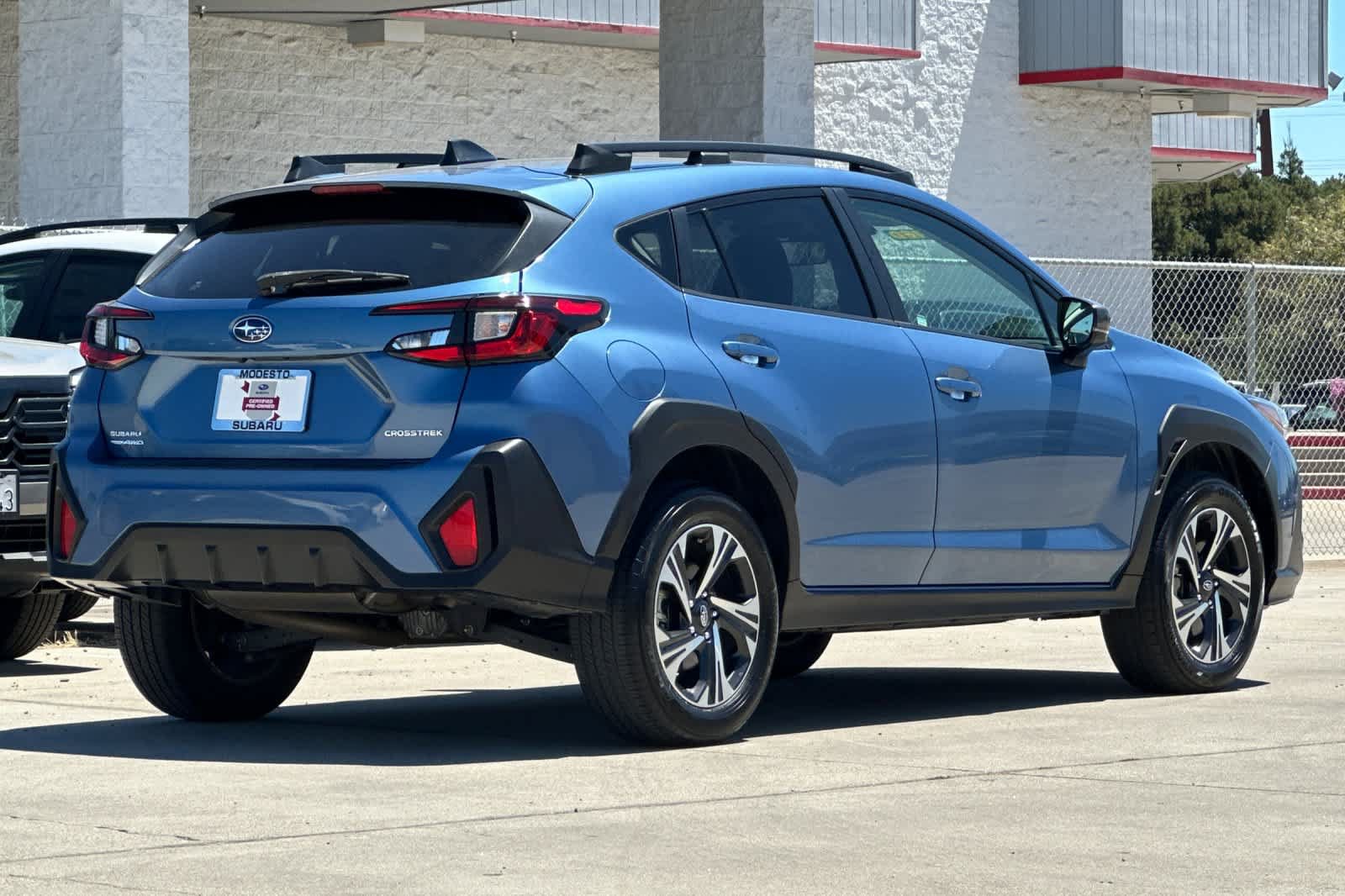 Used 2024 Subaru Crosstrek 2.0i Premium w/ Popular Package #3 AWD/4WD image 3