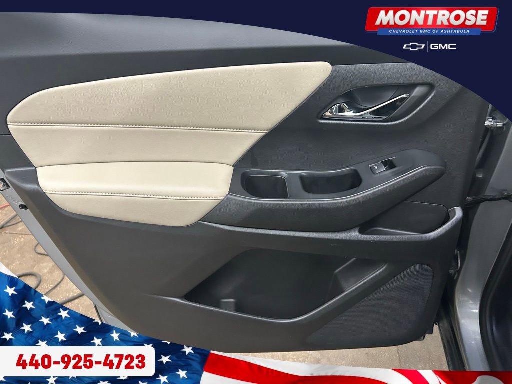 Used 2023 Chevrolet Traverse LS image 21