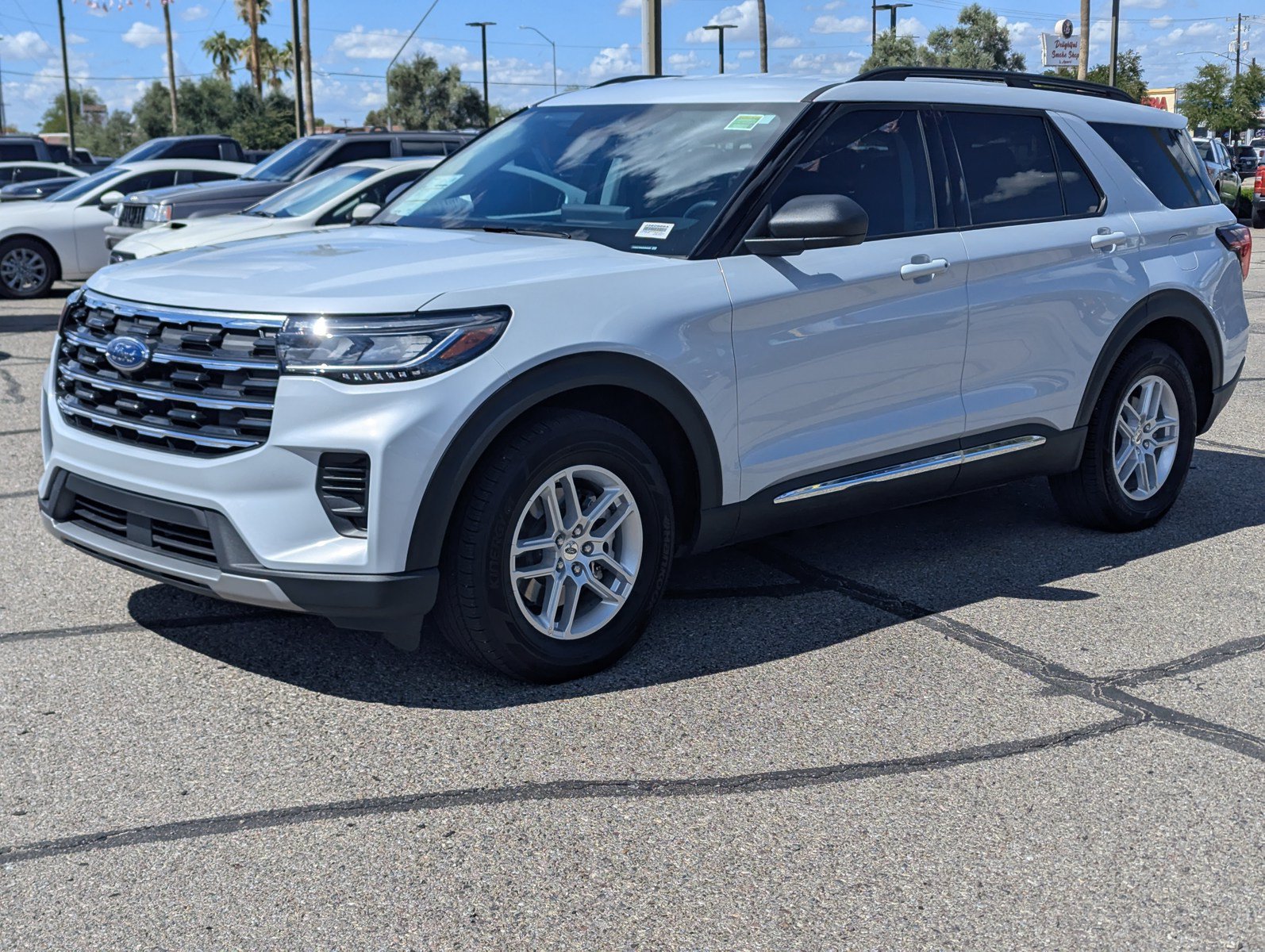 Certified 2025 Ford Explorer Active RWD image 5
