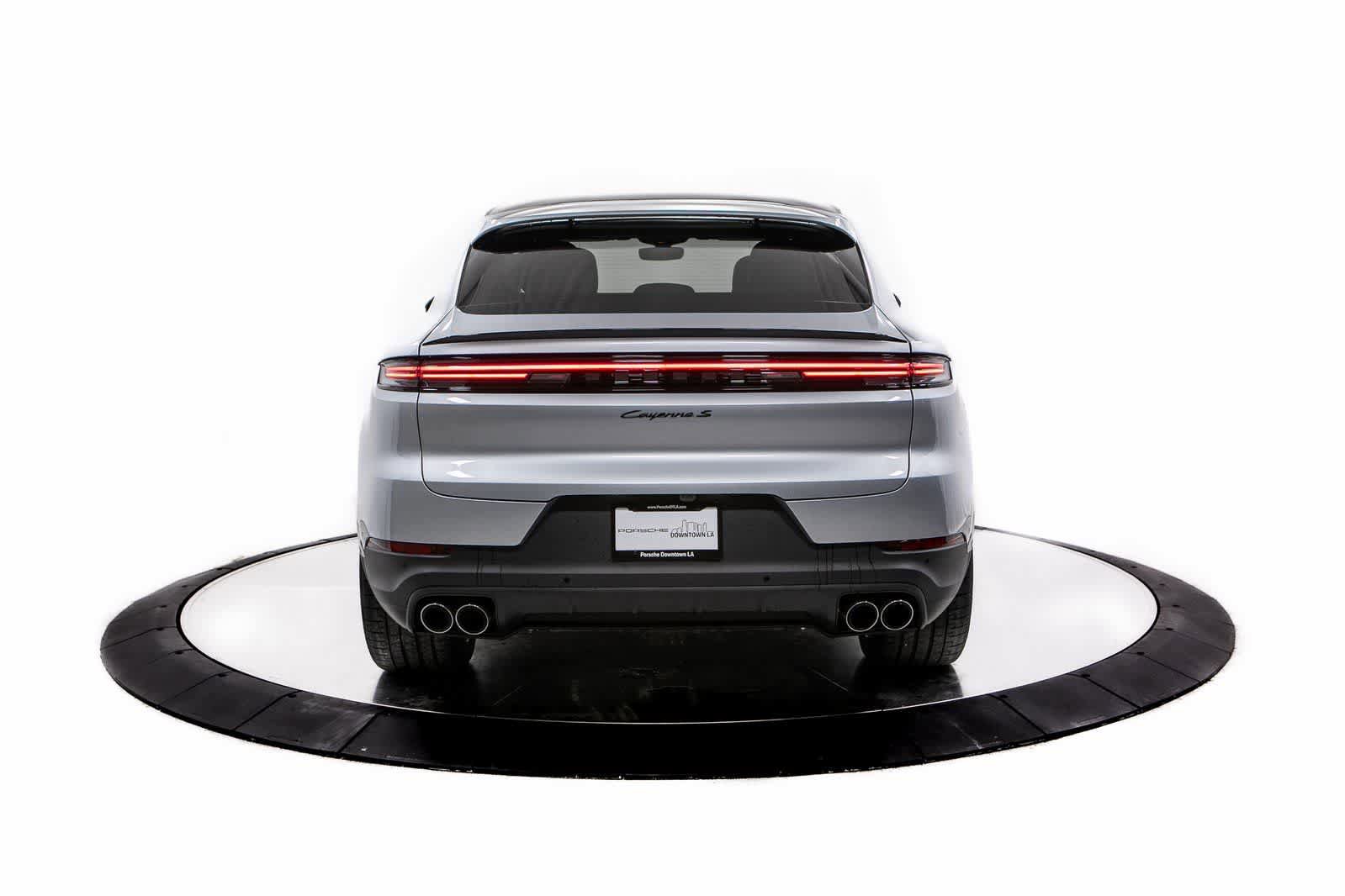 Certified 2025 Porsche Cayenne S image 6