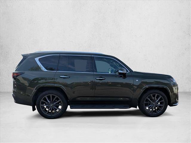 Used 2025 Lexus LX 600 F Sport AWD/4WD image 4